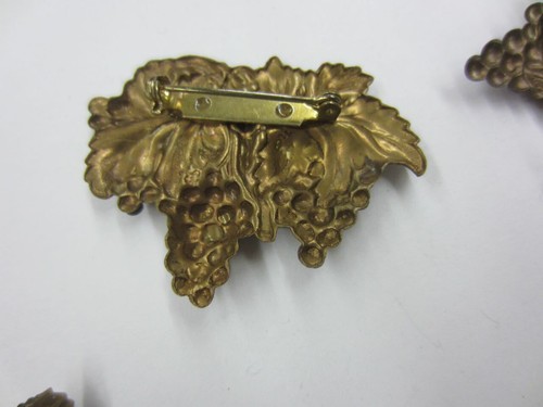 Hermoso Lote de Broches y Pendientes Vintage PÚRPURA Estrás GRAPE - Imagen 8 de 8