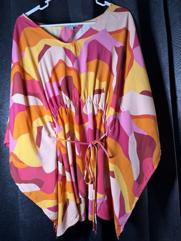 Ties Waist Flowy Top By White Birch Size 1x Very Flattering 