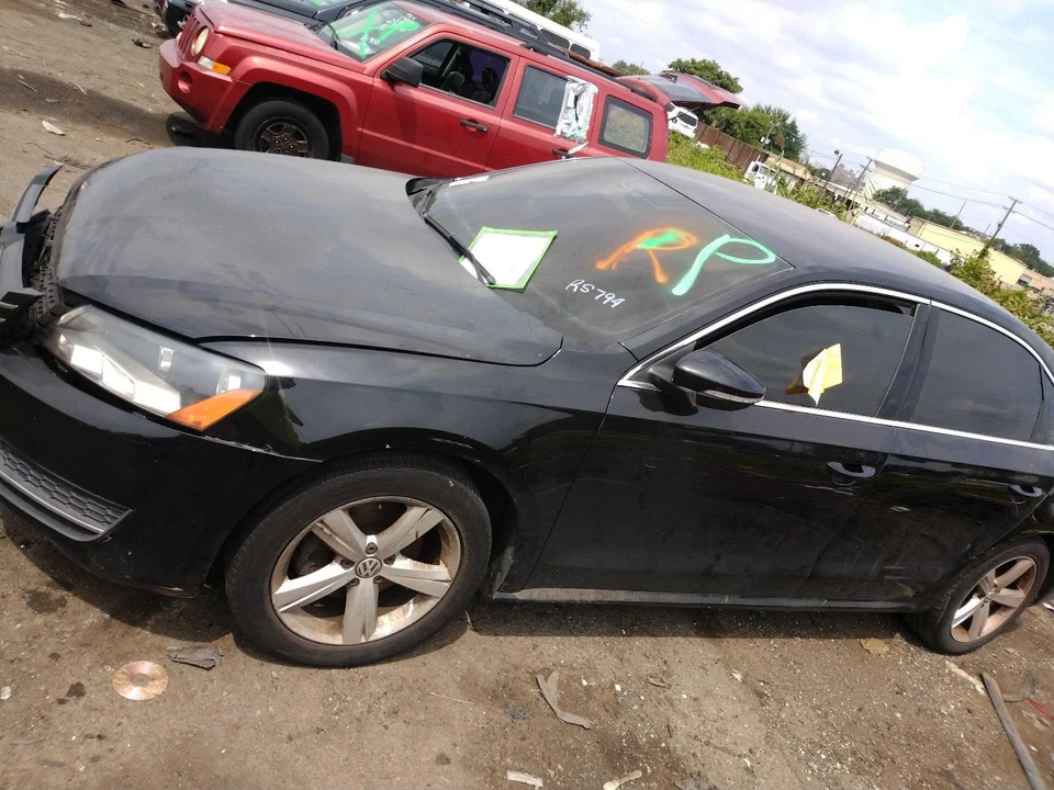 Volkswagen Passat 2012 compresor de aire acondicionado OEM 1K0820808B 121 k millas negro Foto 3 de 4