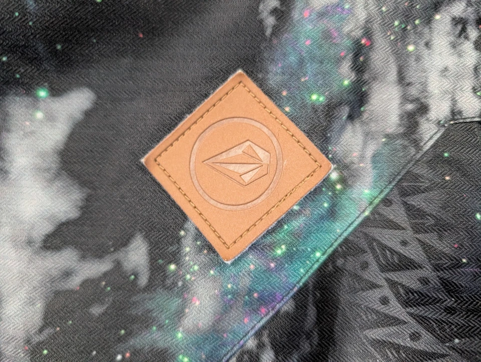 VOLCOM Bolt Galaxy Jacket Snowboard Ski Winter 6kmm/3kgm2 EQS Medium Celestial - Image 3 of 4