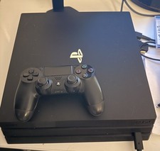 Sony PlayStation 4 Pro, 1 TB, Schwarz, Inkl. Controller