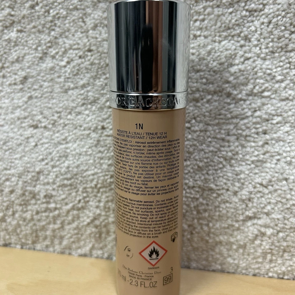 Base en spray Christian Dior Backstage Airflash selección de resplandor de aerógrafo Foto 4 de 4