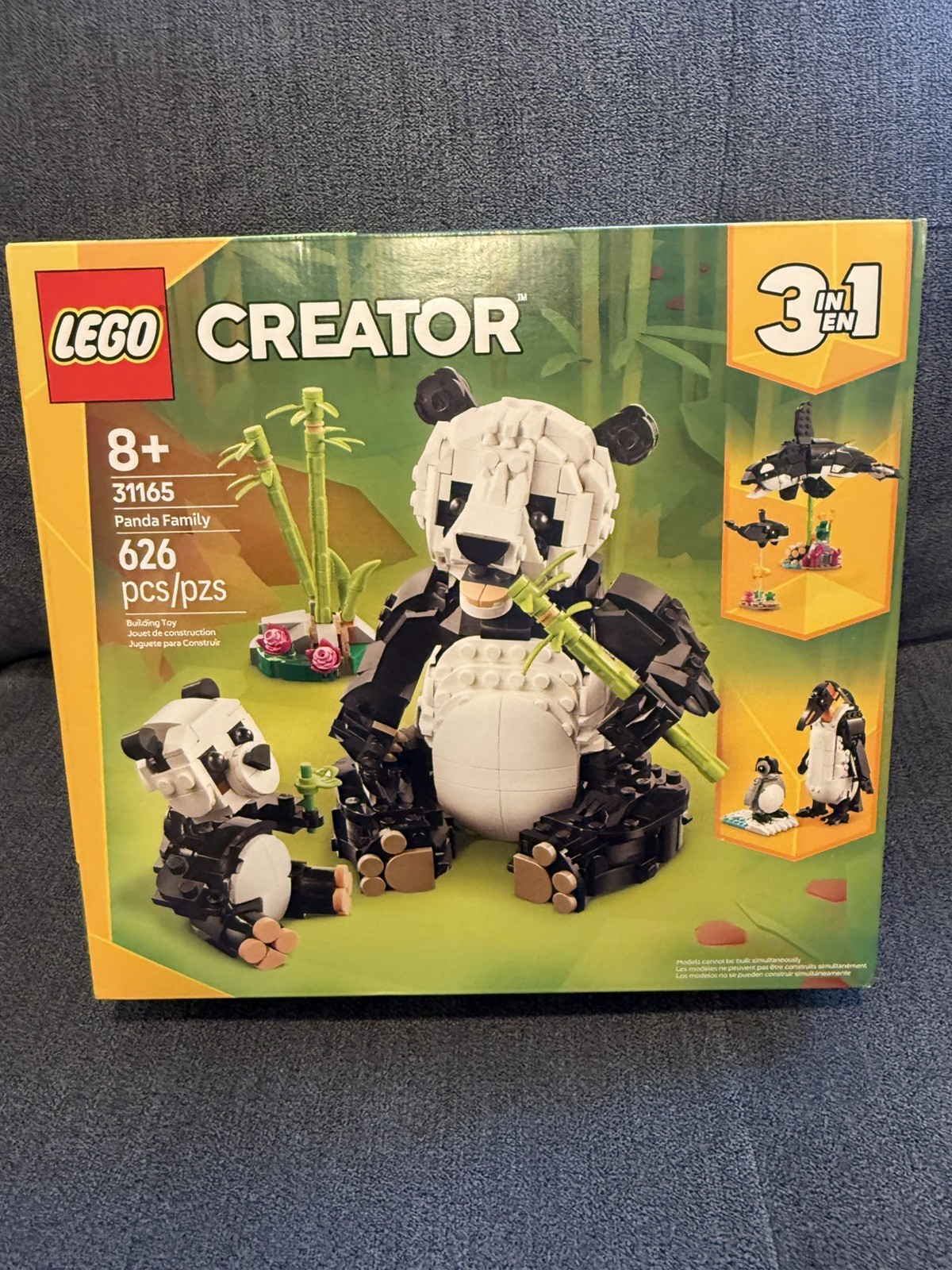 Lego 31165 Creator 3-In-1 Panda Family 626 Pieces