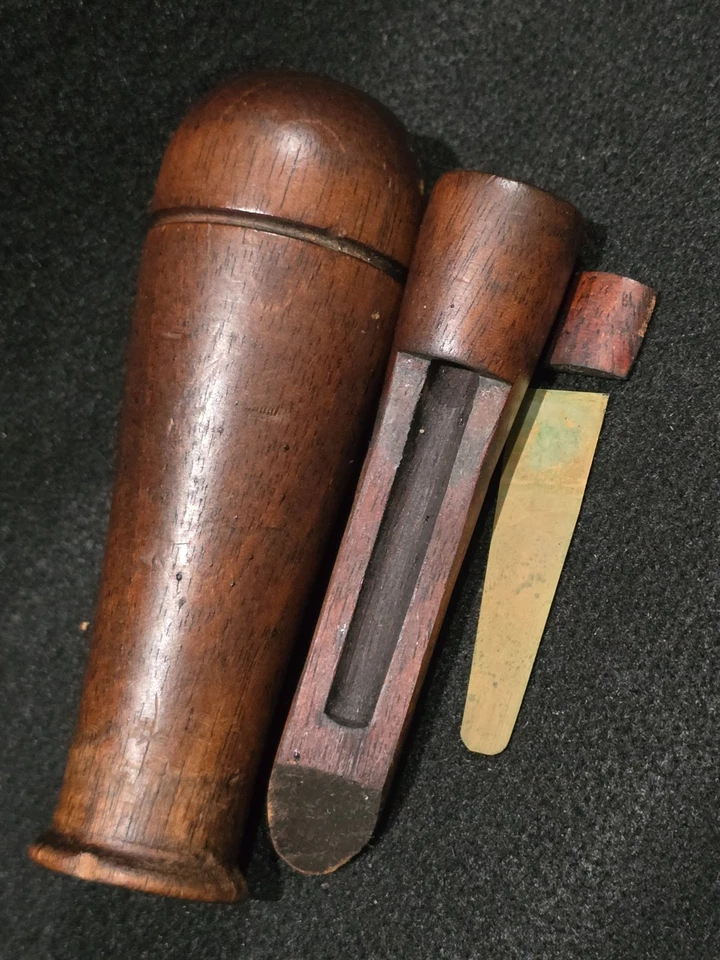 Antiguo Duck Call Unknown Maker - Madera de nogal - Caña de metal Foto 4 de 4