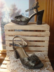 naturalizer adelle platform sandals