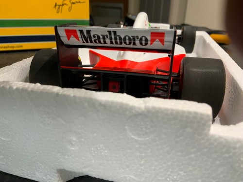 Minichamps 1/18 McLaren Ford MP4 /8 Senna 1993 Winner Japanese GP Full livery - Bild 8 von 10