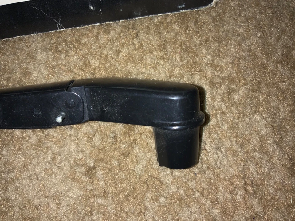 Brazo limpiaparabrisas delantero derecho NOS GM 20634664 Century Celebrity 6000 Cutlass Foto 2 de 4