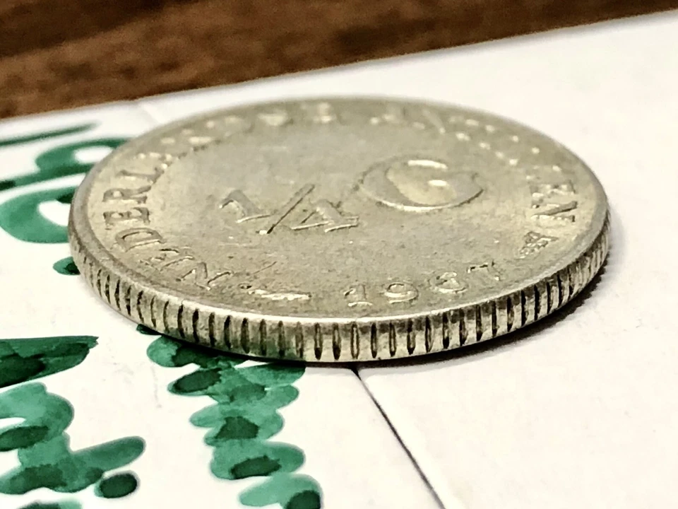 Netherlands Antilles Coin Lot - 1967 1/4 Gulden , 1963 1/10 World Silver Coin - Image 4 of 4