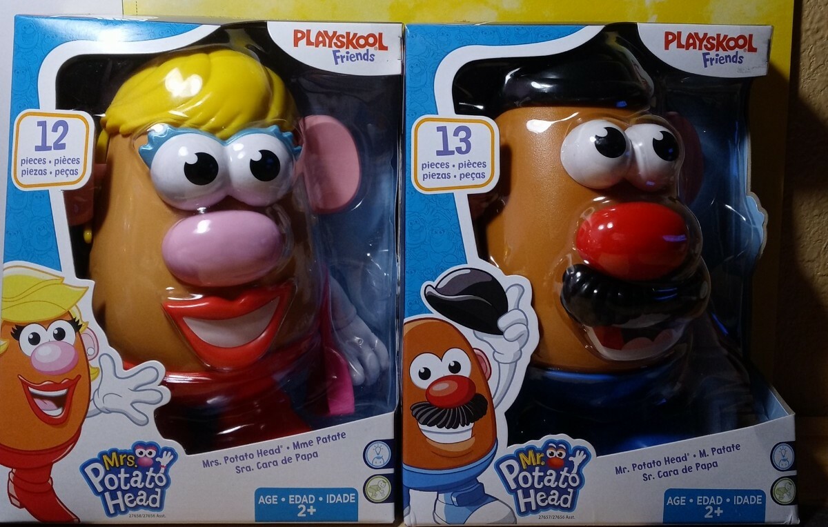 MR.& Mrs. POTATO HEAD Hasbro 11 piece set Brand New in Box! Toy 1