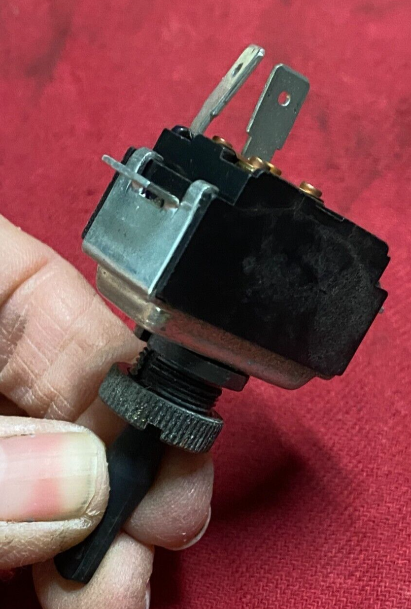 2-Prong Electrical Toggle Switch – Replacement For 9941 681-545-07-22 (Used, With Tip Damage)