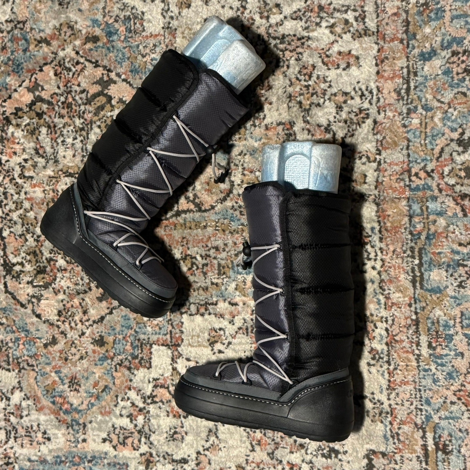 Crocs Kosmoboots Black Gray Snow Boots Women Size 6 Runs Small MoonBoots Style