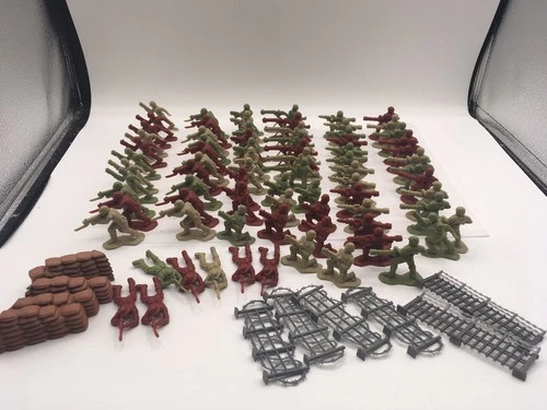 Lot 84 2015  Red Beige Green Plastic Army Men Toy Soldiers  1 3/4” Lanard Guns