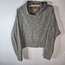 Athleta Hoodie Farallon Sz S Camo Print Cropped Crewneck Sweatshirt Athleisure