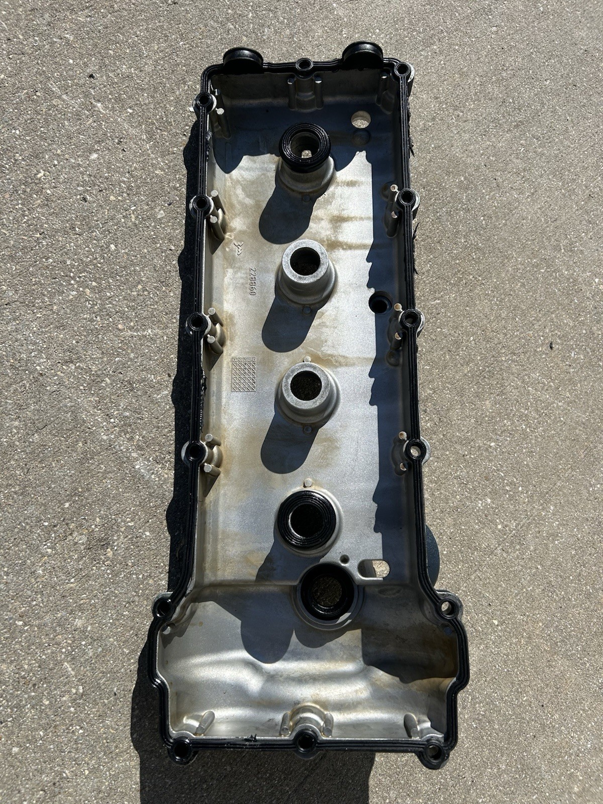 M139 '08 Maserati Quattroporte 4.2L Left Side Valve Cover 228860