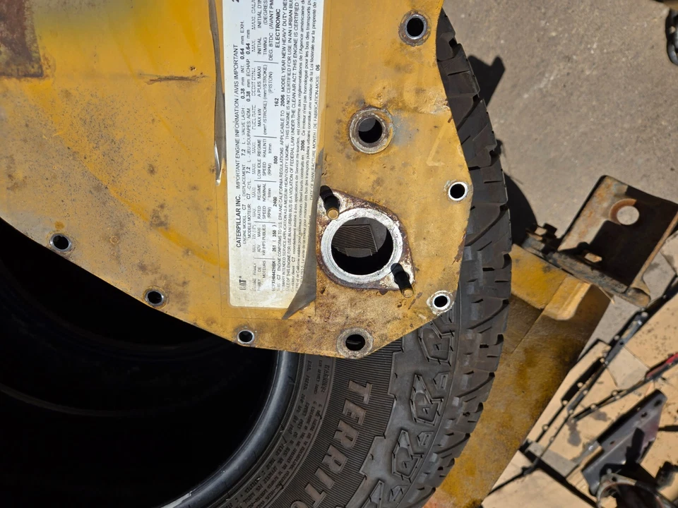 Ford F650 2007 7,2 Cat Caterpillar C7 cubierta de distribución delantera del motor Foto 3 de 4