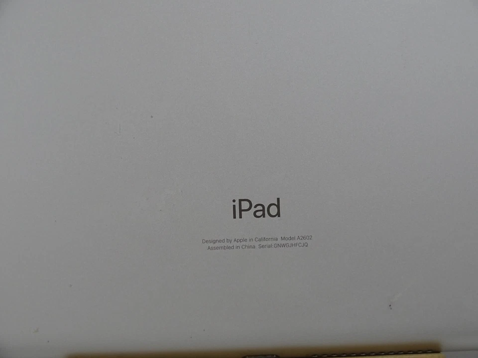 Apple iPad 10.2 (9th generation) A2602   Space Grey As Is No Power  - Image 4 of 4