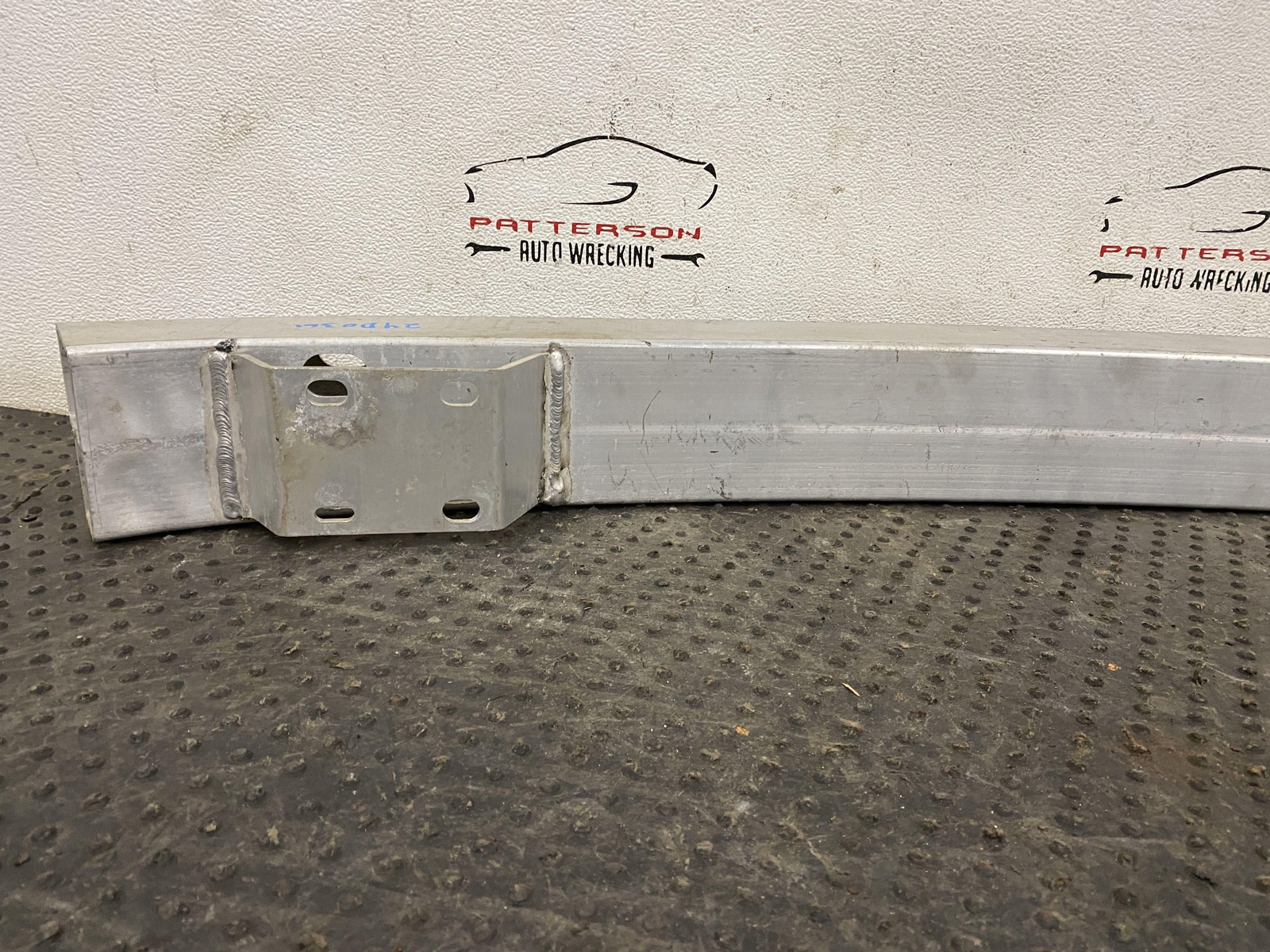 2022 MASERATI QUATTROPORT REAR BUMPER REBAR REINFORCEMENT