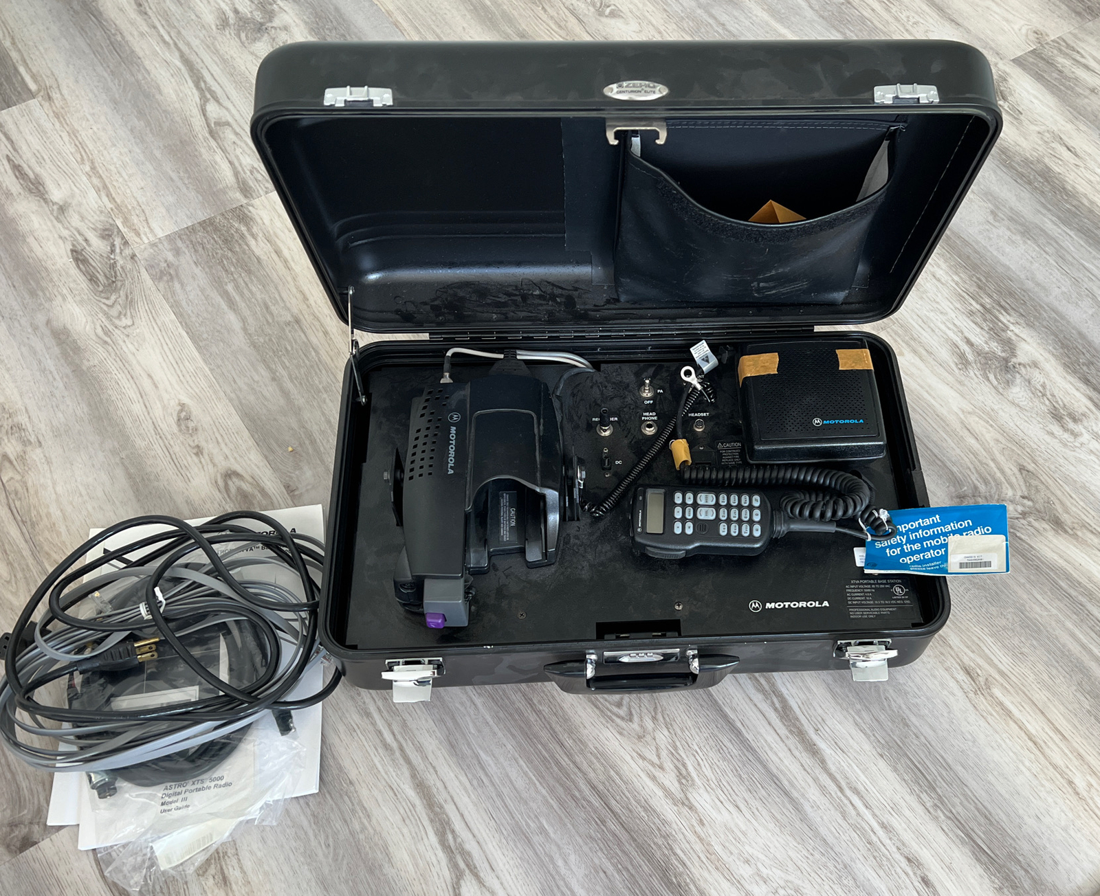 Motorola XTVA Portable Base Station P2061B UHF 806-870 Mhz w Hard Case |  eBay