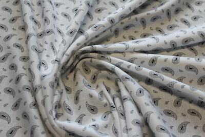 1 Lfm Jersey 3,20 /m² Interlock Paisley100% Baumwolle weiß, schwarz Q23