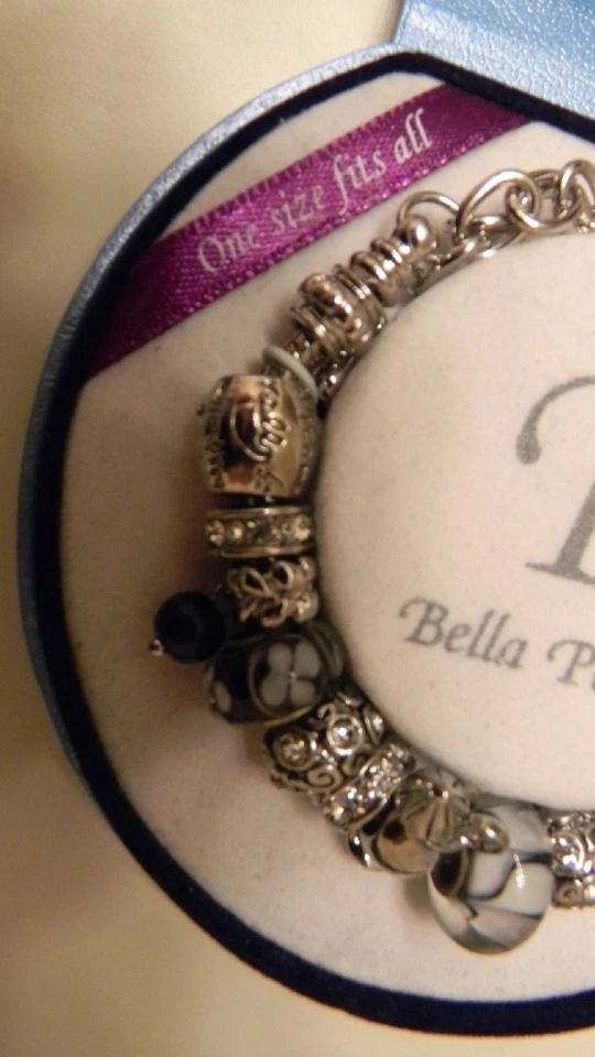 Pulsera Bella Perlina “Wish & Dream” tono plata y negro ~ dijes blancos nueva en caja Foto 4 de 4