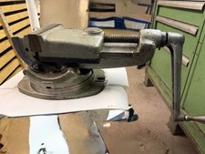 Industrie-Schraubstock aus Stahl mit Dreh-/Schwenkfu&szlig;, Gradskala, grau