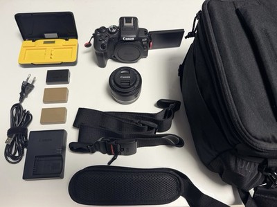Canon EOS R10 inkl. Zubehörpaket - Objektiv, Tasche, Ladegerät, 3 Akkus