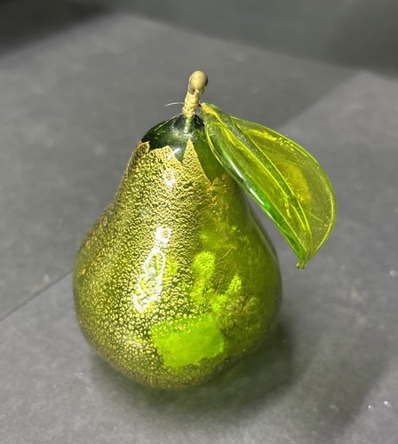 Murano Glass Green Pear Gold Flecked Fruit Ref#23 - Picture 5 of 8