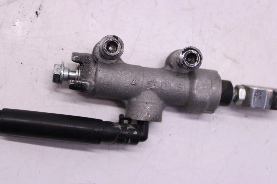 17-19 KAWASAKI Z650 ZR650 ABS FRENO TRASERO CILINDRO MAESTRO CON DEPÓSITO Foto 3 de 4