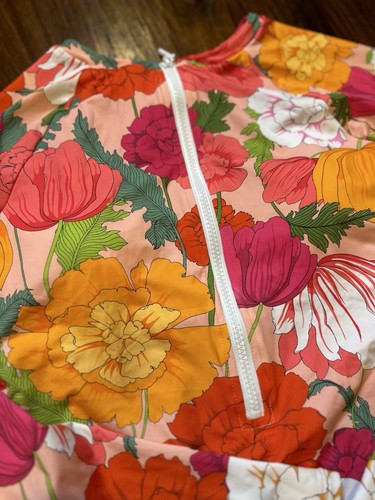 Neu mit Etikett! TRINA TURK SUNNY BLOOM LANGARM BADEANZUG PADDELANZUG RASH GUARD. Größe L - Bild 4 von 12
