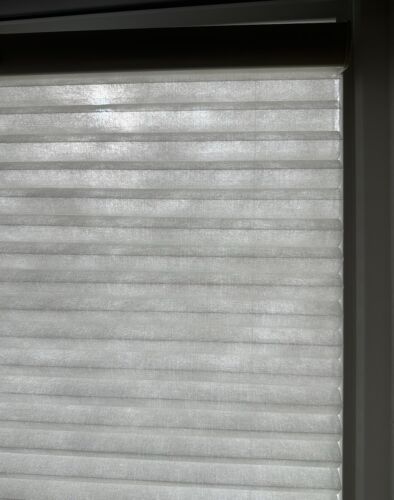 Levolor Light Filtering Cellular Shades Crosshatch Vanilla Bean 22 1/8 x 82 1/2 - Picture 5 of 6