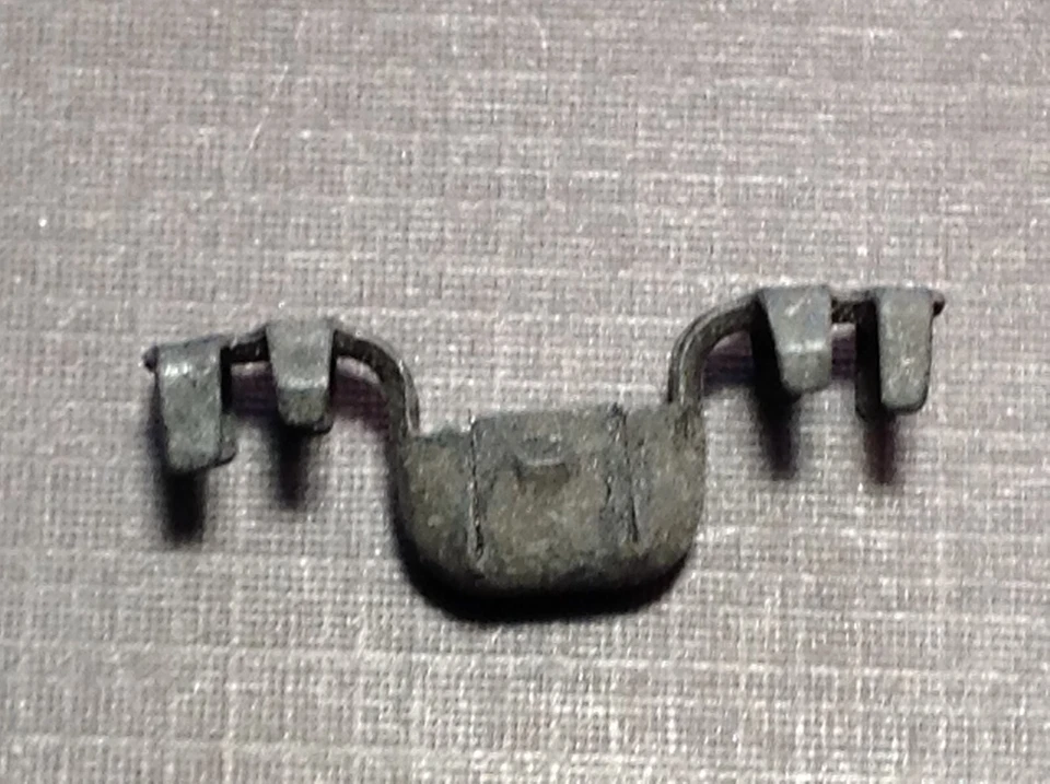 6 piezas Pontiac 1941-1948 guardabarros delantero clips de moldura NORS Foto 3 de 4