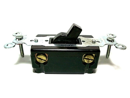 INTERRUPTOR DE PALANCA DOBLE POLO HUBBLE 15 Amp 120-277VAC ~ Usado - Imagen 2 de 5