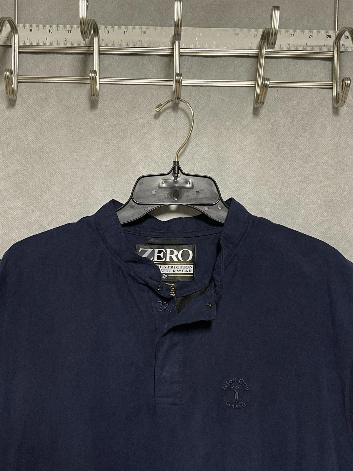 Zero Restriction Vest Men L Micro Suede Golf Outerwear Pullover Softshell Jacket
Opens in a new wind