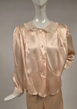 ANTIQUE 1930  S PEACH SATIN BED JACKET W LACE COLLAR