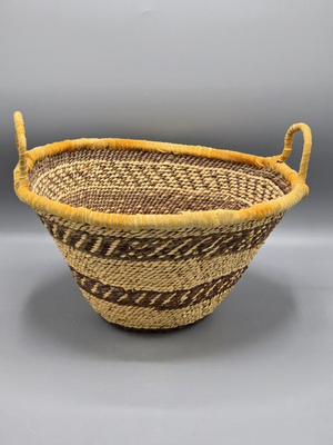 #ad APACHE BASKET RAWHIDE RIM AND HANDLES 1960#x27;S $225.00