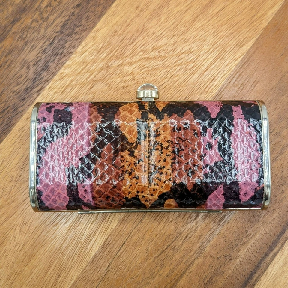 Bolso sin asas Valerie Stevens colorido estampado de piel de serpiente pequeña correa de cadena con bisagras de metal Foto 4 de 4