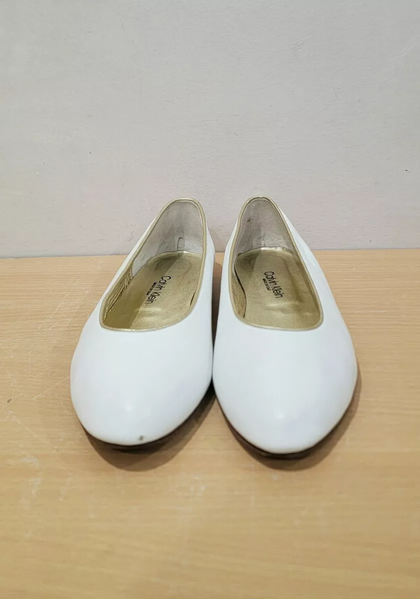 Calvin Klein White Leather Flats Closed Toe Womens Shoes Size 8B Made in Italy