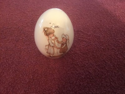 Holy Hobbie Ceramic Egg ''Love is the little things you do'' 