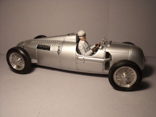 CMC 1/18 AUTO UNION C DRIVER BERND ROSEMEYER PAINTED FIGURE BY VROOM - Bild 3 von 7