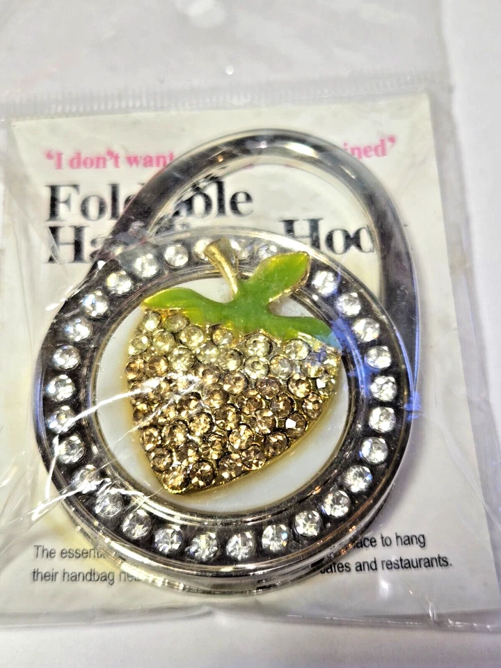 Vintage Silver Tone W/ Gold Tone Strawberry Purse/Scarf/Bag Holder Hook Foldable Foto 3 de 4