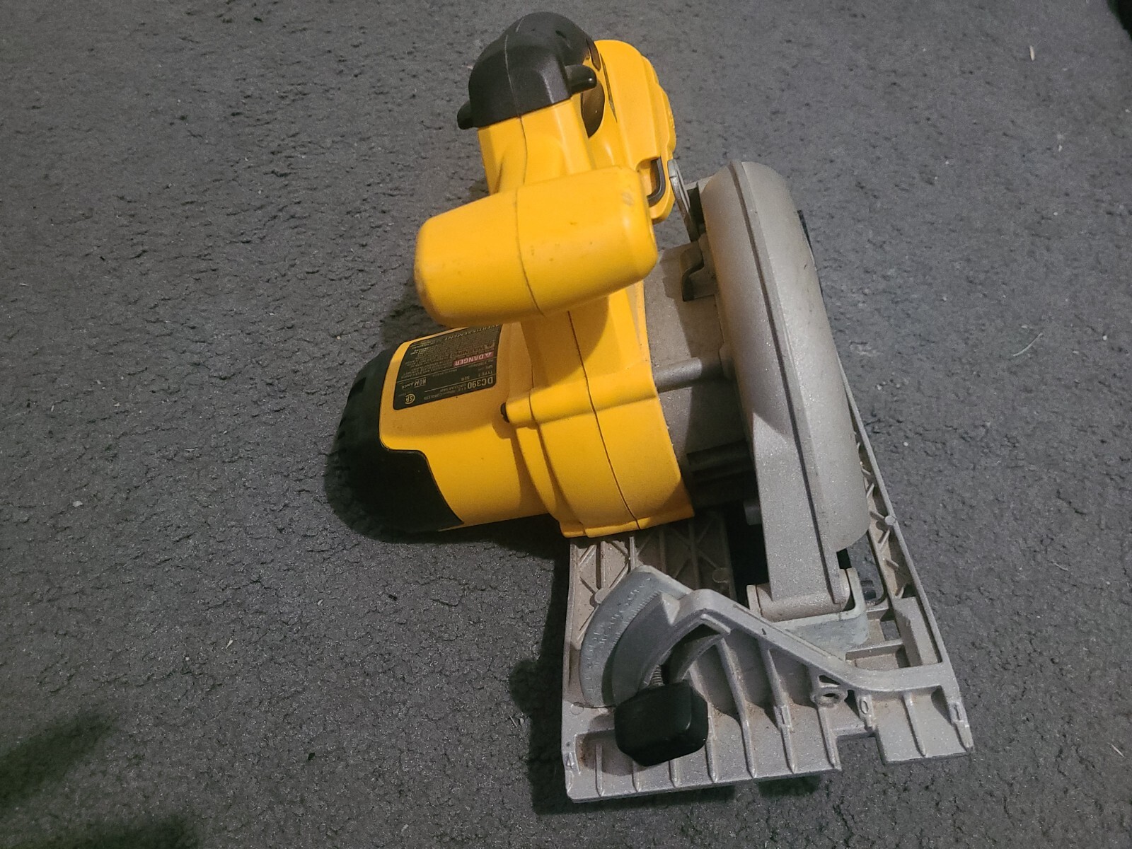 DeWALT XRP DC390 18V Cordless 61/2" Circular Saw Tool Only With Blade