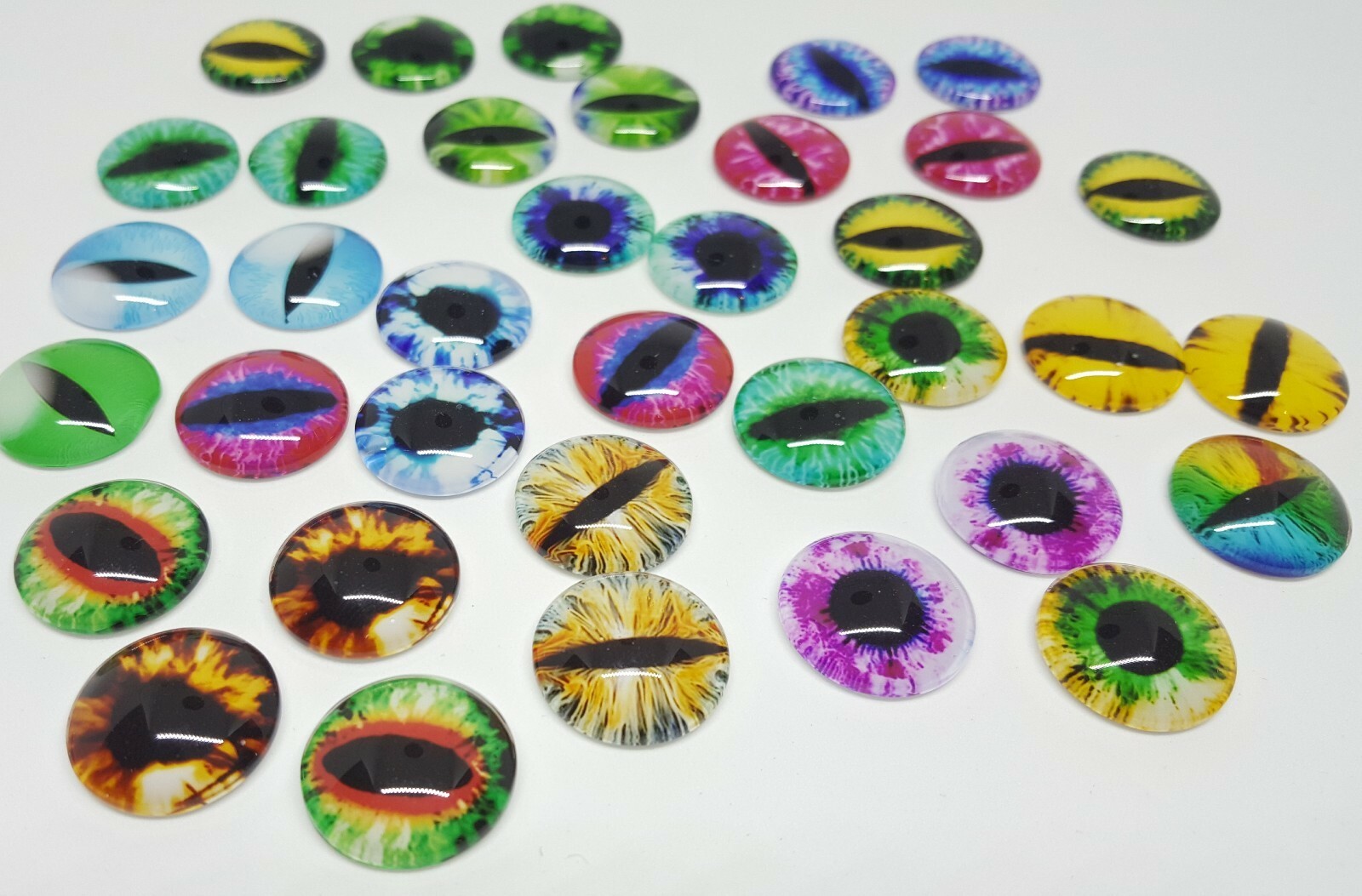 BARGAIN! 20mm ANIMAL EYES GLASS CABOCHON CAT/ DRAGON EYES CABOCHON