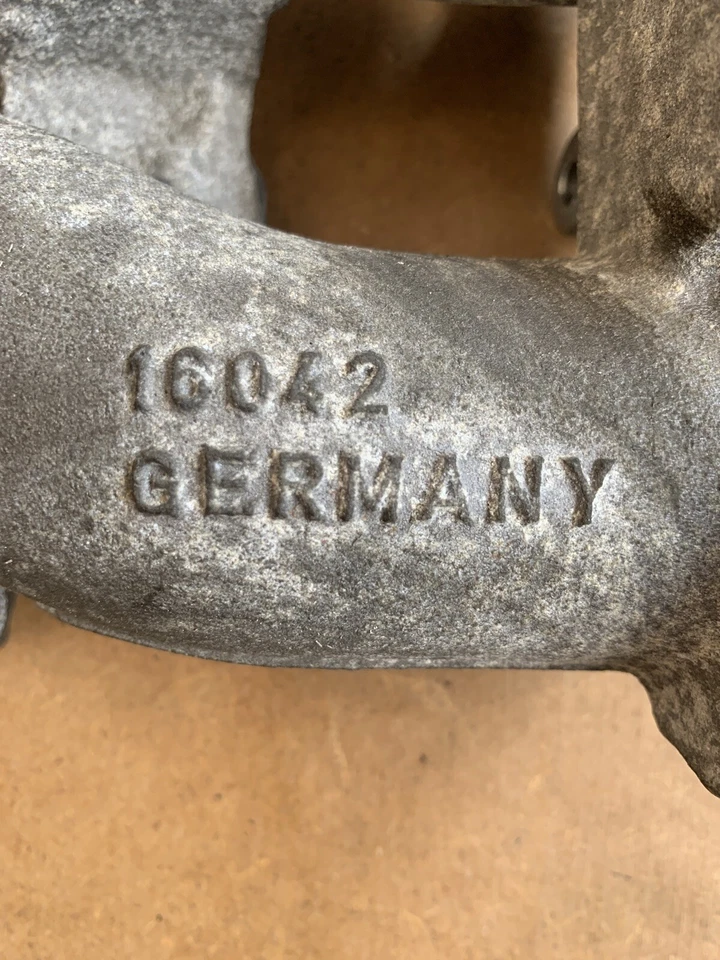 Volvo S40/V50 2005-2010 2,4 L colector de admisión inferior 30650092 OEM Foto 3 de 4