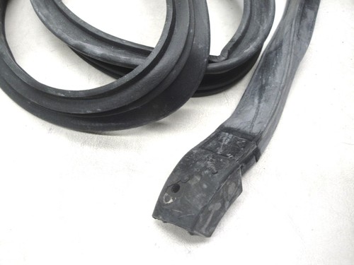 65 1965 FORD GALAXIE 4 DR HARDTOP ROOF RAIL SEALS NEW - Picture 3 of 6