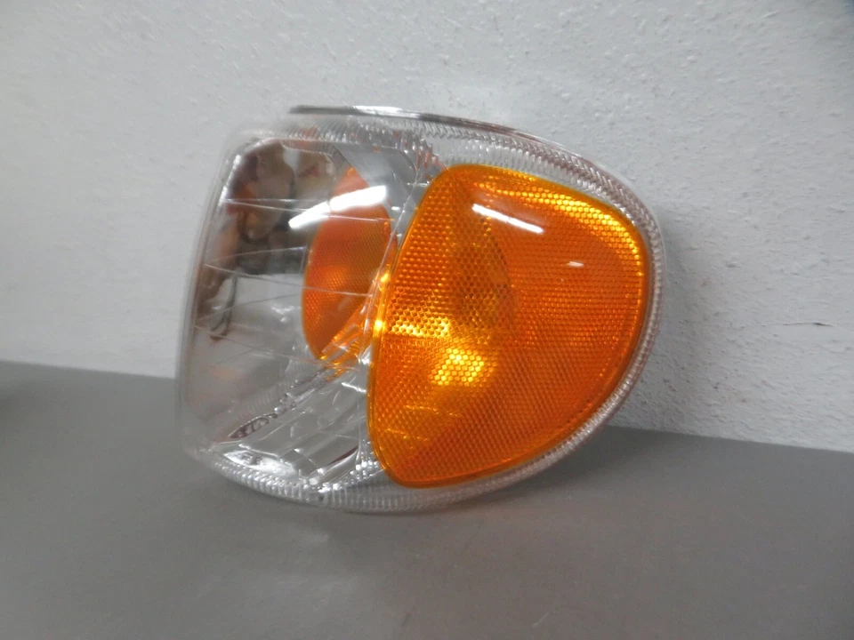 1998 1999 2000 2001 MERCURY MOUNTAINEER LEFT SIDE SIGNAL TURN LIGHT - Image 2 of 4