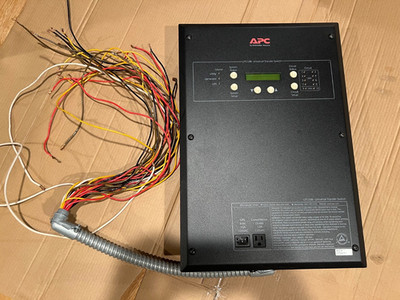 APC by Schneider Electric Universal Transfer Switch 10-Circuit 120/240V UTS10BI