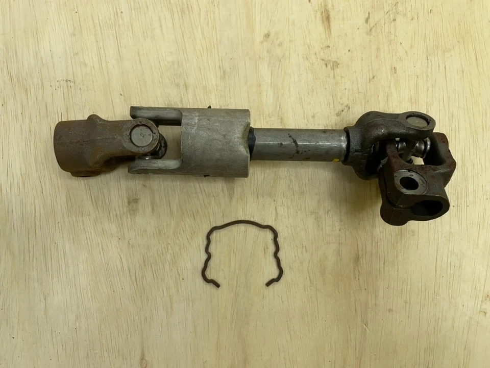 Eje de acoplamiento de engranaje de dirección intermedio GM OEM 97-05 Impala Monte Carlo Regal Foto 2 de 4