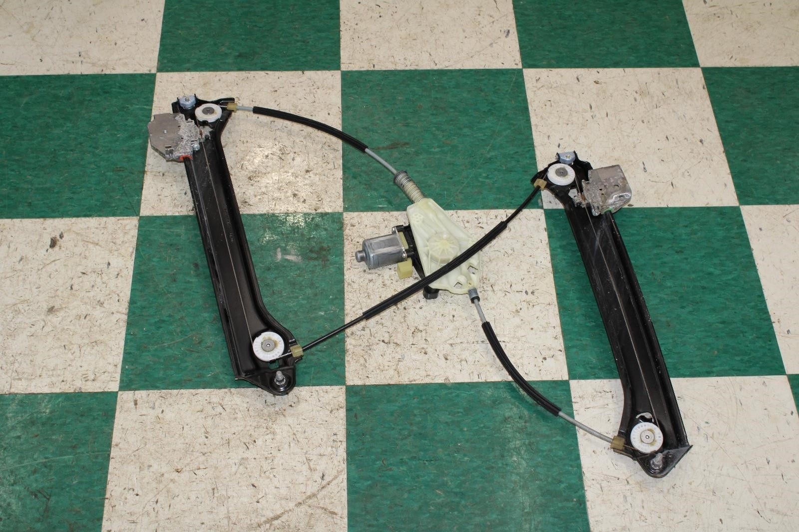 19-24 Continental GT Gtc Passenger RH Door Power Window Regulator OEM Factory OE