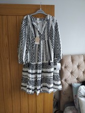 Women's Midi Dress Szie Medium Brand New With Tags Black/cream