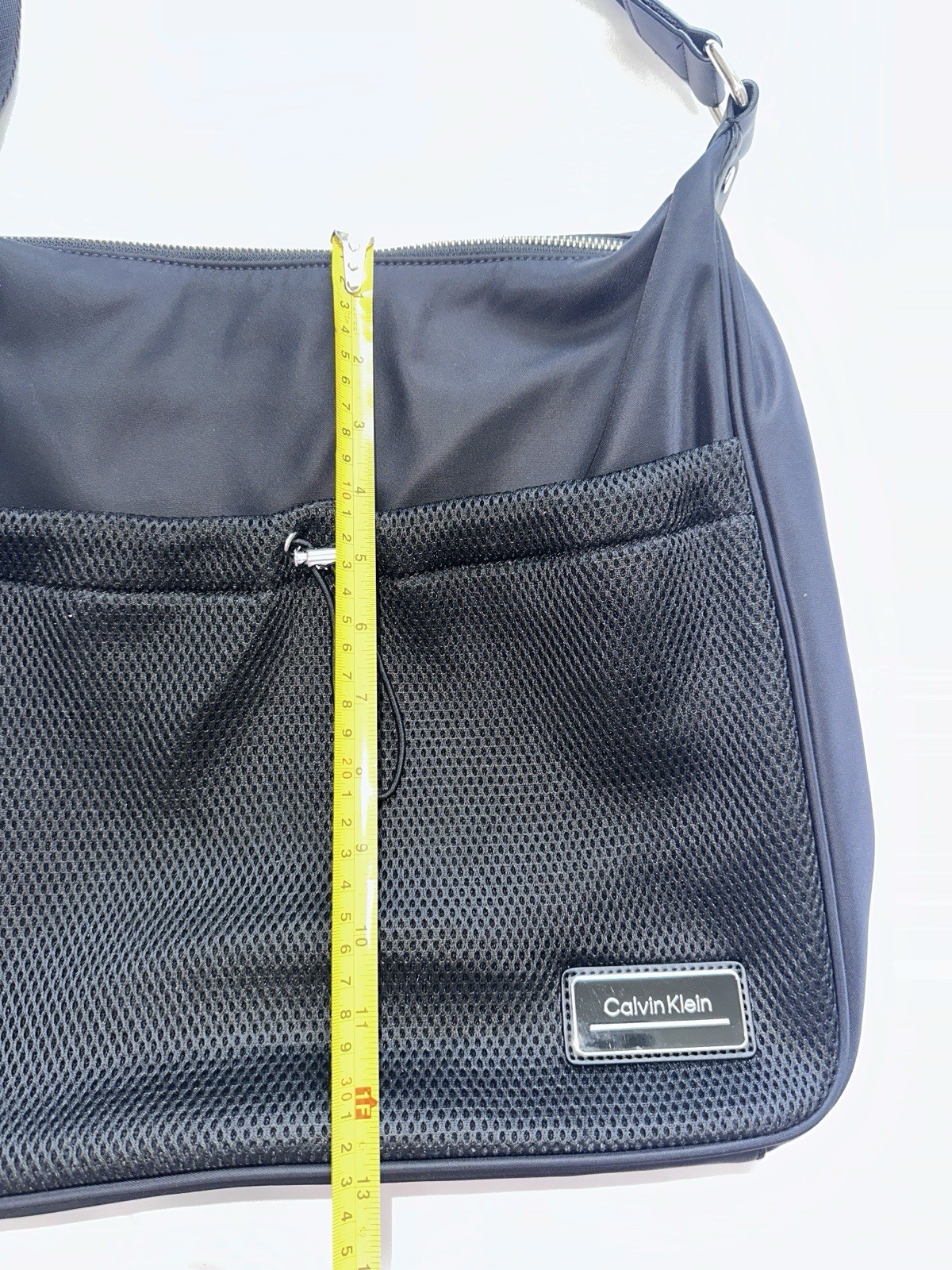 Calvin Klein Black Solid Crossbody Bag w/ Adjustable Strap, Outer Pockets, Zip — image 4